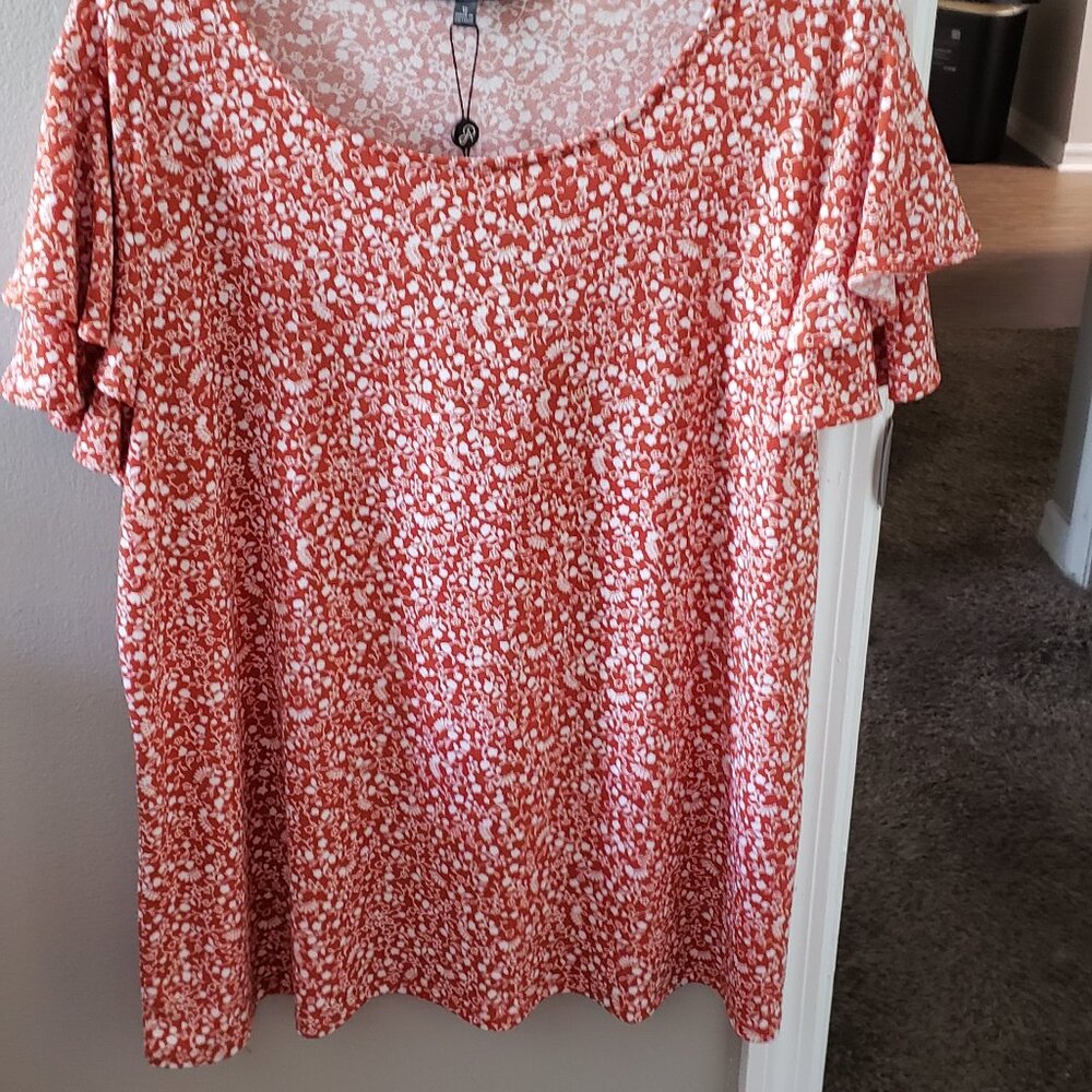 Short sleeve flower blouse